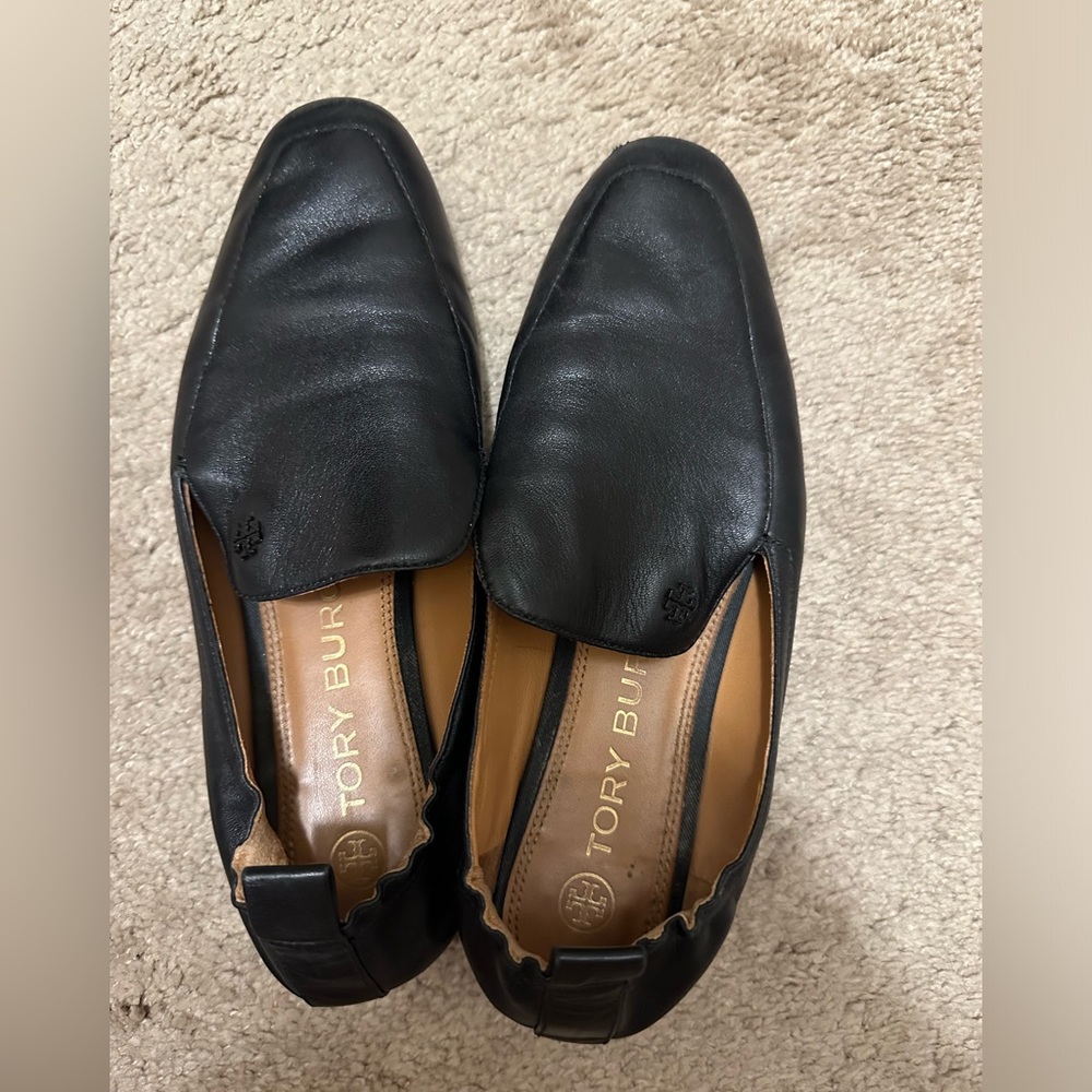 Tory Burch women’s black flats size 7.